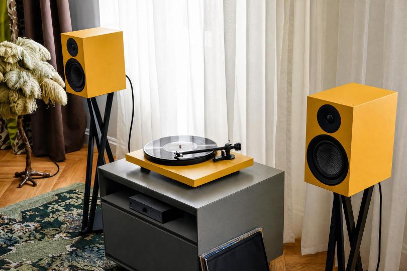 Pro-Ject Colourful Audio System E: Hi-Fi комплект с винилом под ключ