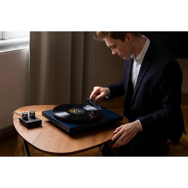 Проигрыватель винила Pro-Ject Debut Carbon EVO Satin White - рис.9