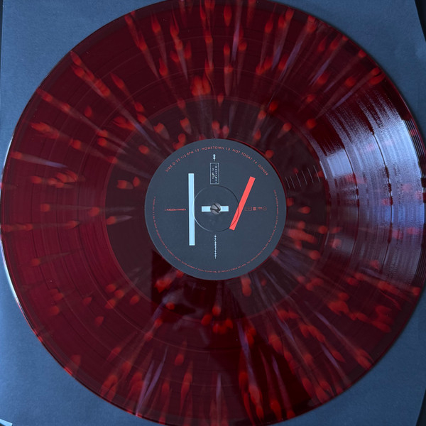 Виниловая пластинка Twenty One Pilots – Blurryface (10 Year Anniversary Burgundy Splatter) - 2LP - рис.5