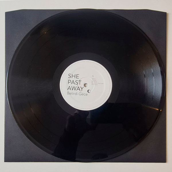 Виниловая пластинка She Past Away – Belirdi Gece LP - рис.2