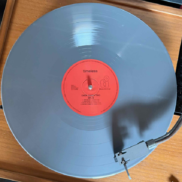 Виниловая пластинка Chet Baker Trio - Mr. B (coloured) LP - рис.3