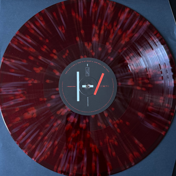 Виниловая пластинка Twenty One Pilots – Blurryface (10 Year Anniversary Burgundy Splatter) - 2LP - рис.6