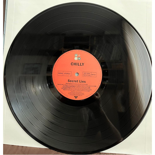 Виниловая пластинка CHILLY - Secret Lies LP - рис.2