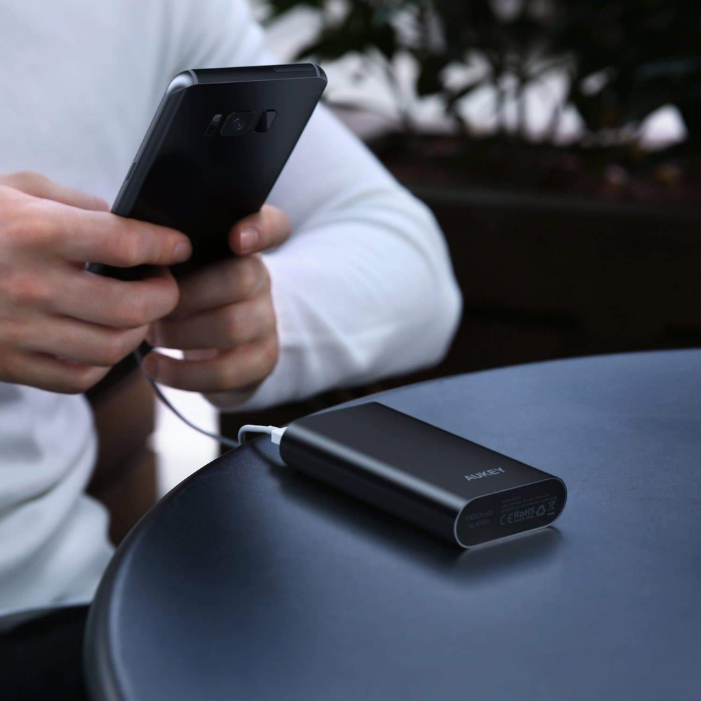 Aukey-PB-T15-10050-Power-Bank-7_2000x.jpg Aukey-PB-T15-10050-Power-Bank-7_2000x.jpg
