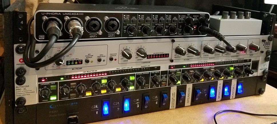 Звуковая карта behringer umc404hd