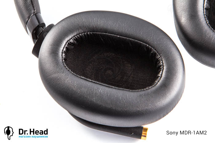 Sony MDR-1A и Sony MDR-1AM2