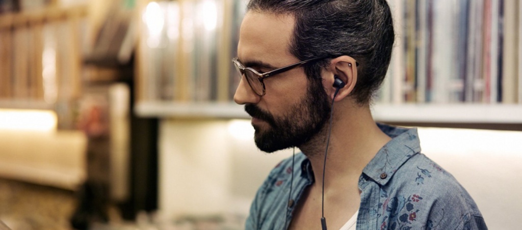 SONY MDR EX750 h.ear in SONY MDR EX750 h.ear in