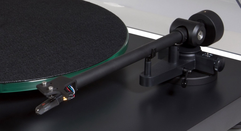 NAD_C558_3.jpg