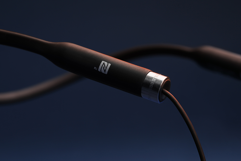 ma750-wireless-neckband-1.jpg