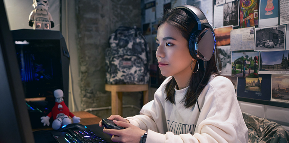 asus_strix_fusion_700