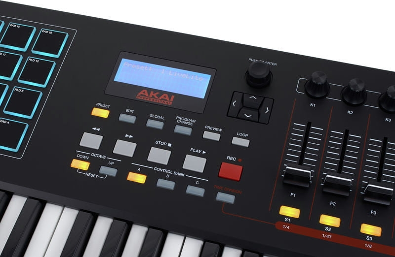 akai_professional_mpk261_usb9a.jpg akai_professional_mpk261_usb9a.jpg