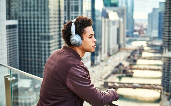 Подключение с помощью технологии Bluetooth®