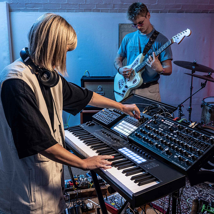 MIDI-клавиатура Novation Launchkey 61 MK4 - рис.6