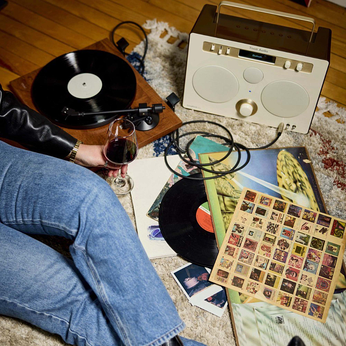 Беспроводная акустика Tivoli SongBook Max Cream Brown - рис.6