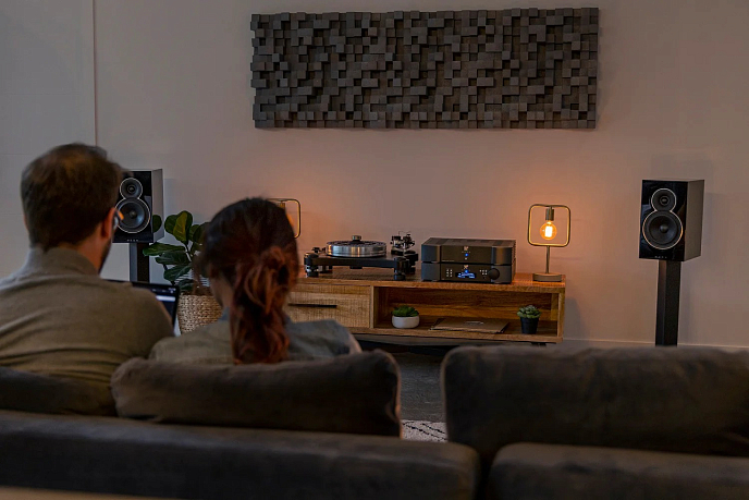 Полочная акустика Moon by Simaudio Voice 22 Gloss Black - рис.6