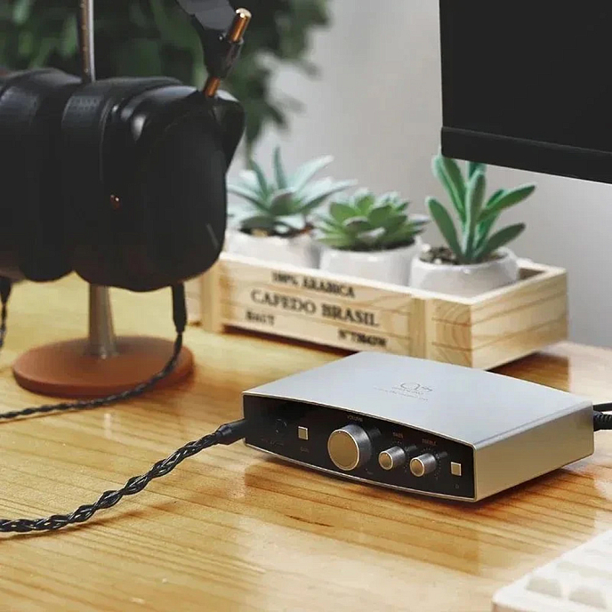 Усилитель для наушников с ЦАП Shanling EH1 Silver - рис.5