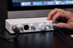 Аудиоинтерфейс Arturia MiniFuse 2 White