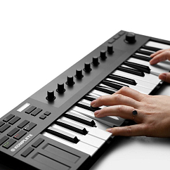 MIDI-клавиатура Native Instruments Komplete Kontrol M32