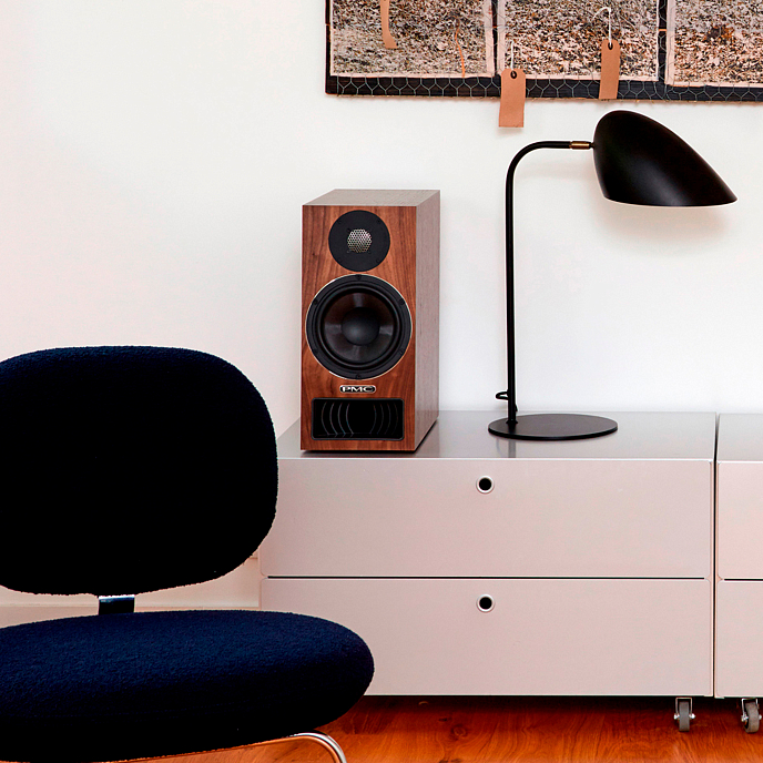 Полочная акустика PMC Twenty5.22 Oak - рис.1