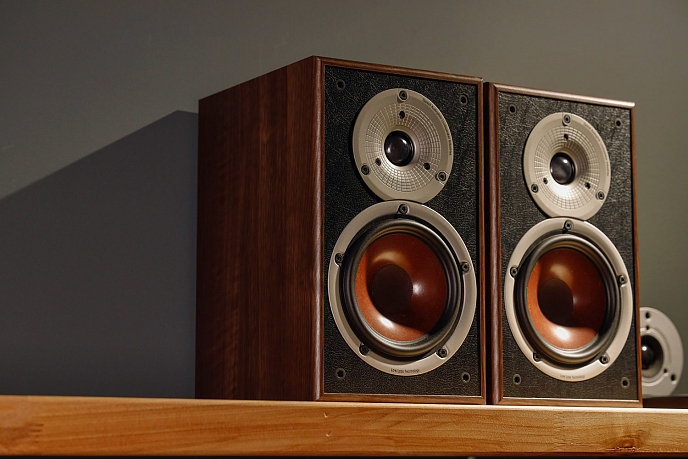 Полочная акустика Dali Spektor 2 Walnut - рис.5