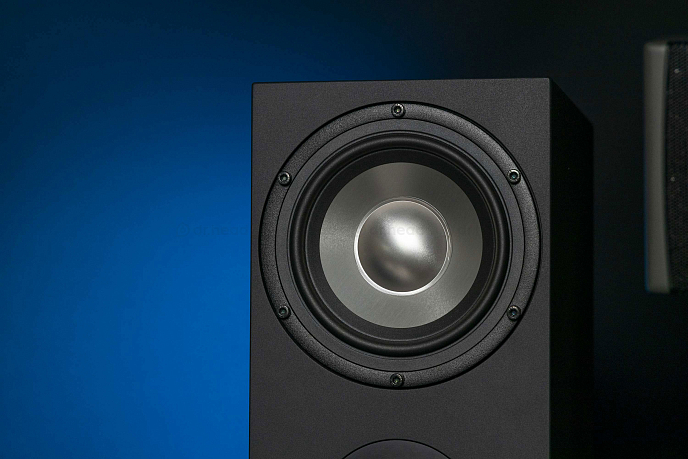 Студийный монитор Amphion Two18 Black пассивный студийный монитор Уценка - рис.24