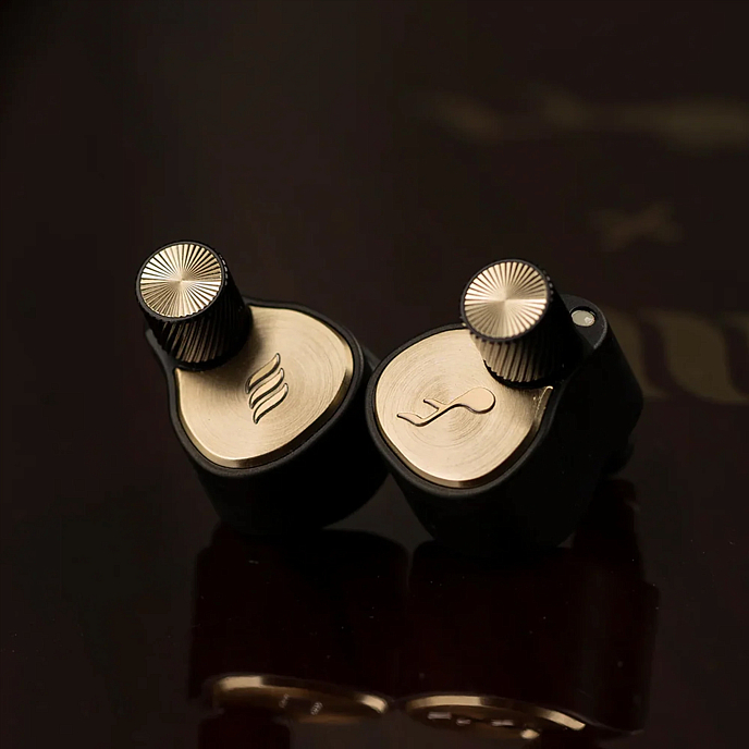 Наушники внутриканальные Effect Audio Grand Maestro Anniversary Founders’ Edition Champagne Gold - рис.1