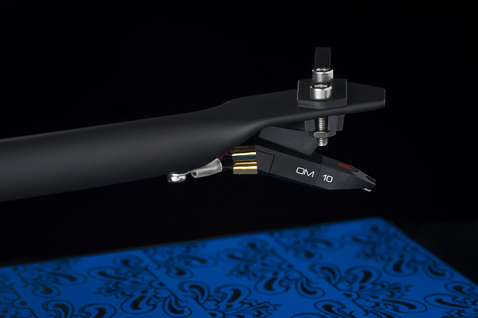 Виниловый проигрыватель Pro-Ject ESSENTIAL III OM10 SGT. PEPPER blue - рис.4