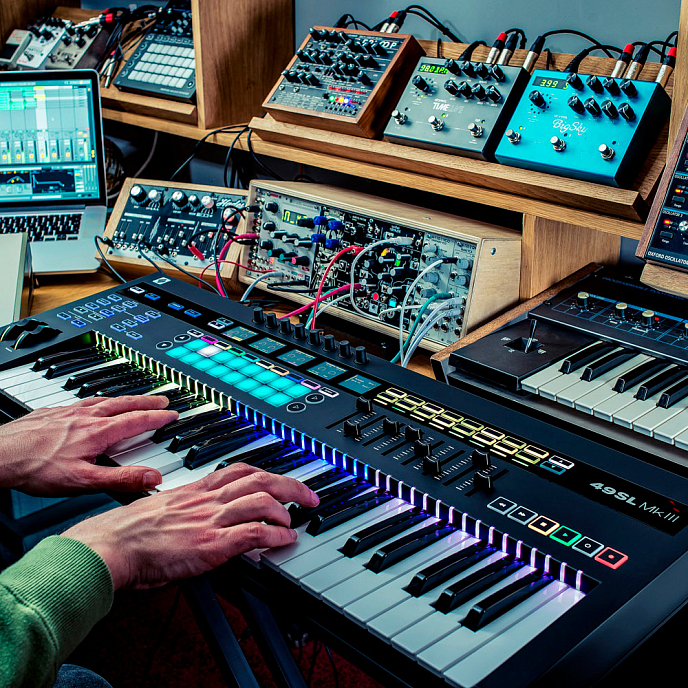 MIDI-контроллер Novation 49 SL MK III Black - рис.3