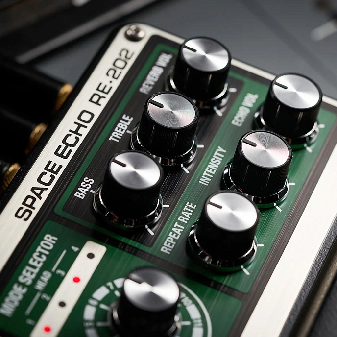 Процессор эффектов Boss RE-202 Space Echo Black - рис.7