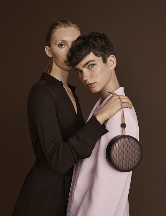 Портативная колонка Bang & Olufsen Beoplay A1 Chestnut - рис.6