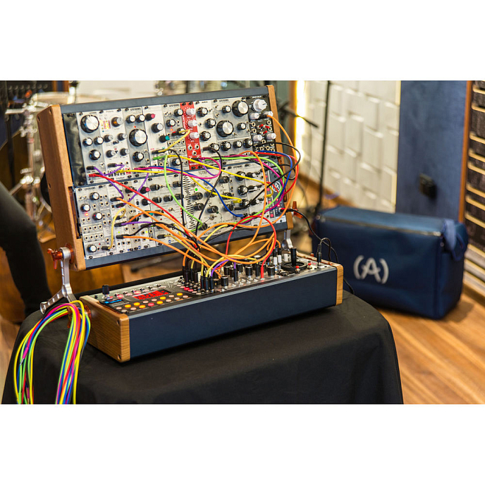 Студийное оборудование Arturia RackBrute 6U Black Noir Eurorack - рис.5