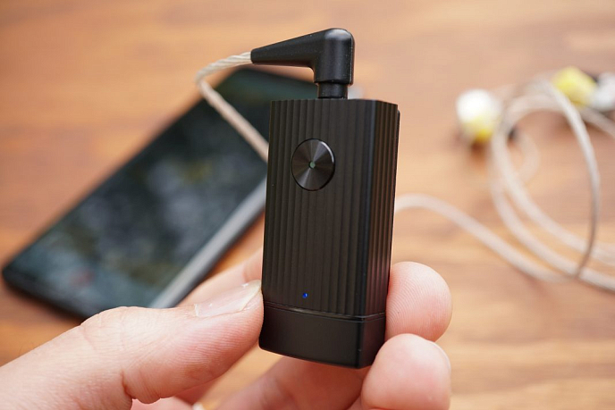 Усилитель для наушников с ЦАП FiiO BTR 1K - рис.3