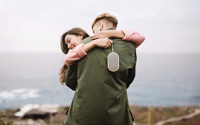 Портативная колонка Bang & Olufsen Beoplay P2 Sand Stone - рис.6