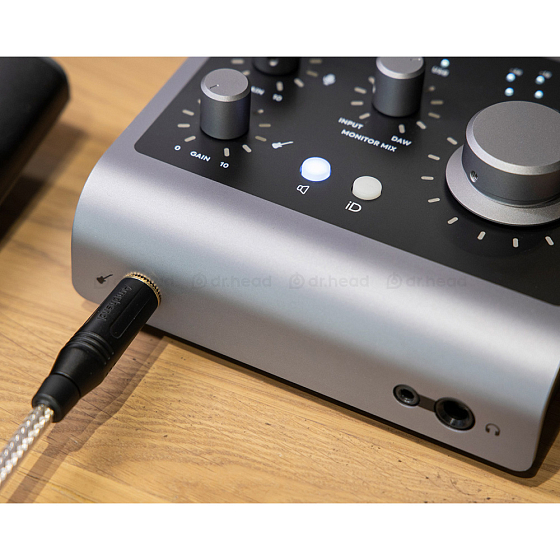 Звуковая карта audient id4 mkii