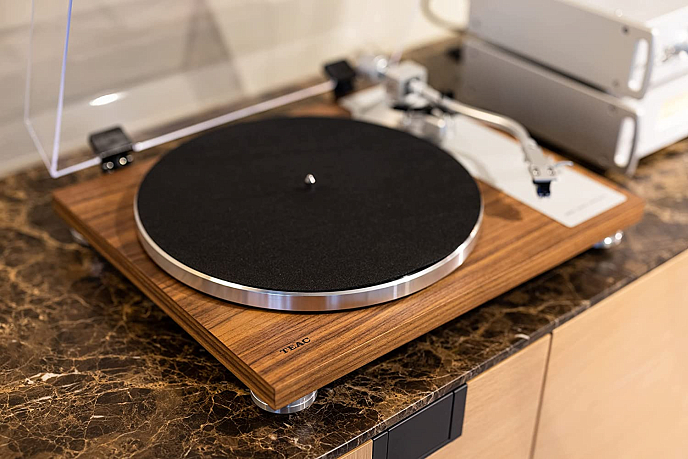Проигрыватель винила TEAC TN-4D-SE Walnut - рис.2