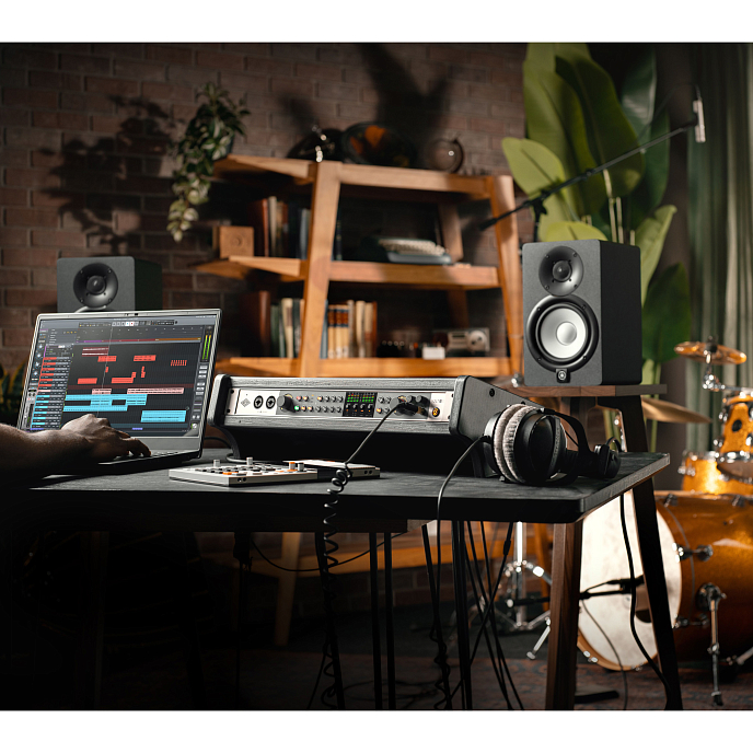 Аудиоинтерфейс Universal Audio Volt 876 Silver - рис.5