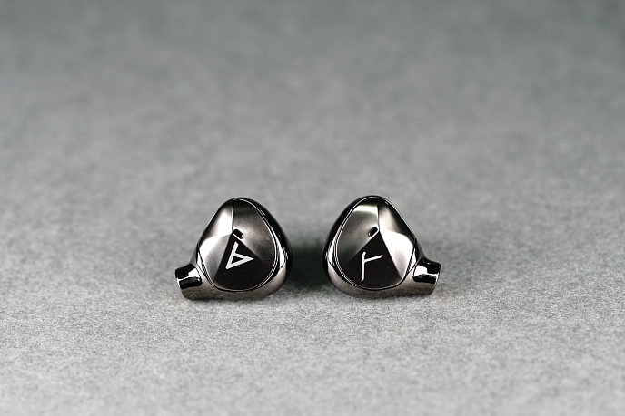 Наушники Astell&Kern AKT9iE - рис.1