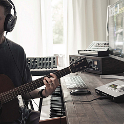 Аудиоинтерфейс Universal Audio Apollo x4 Gen 2 Essentials+ Edition Silver
