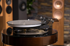 Проигрыватель винила Rega Planar 10 Black