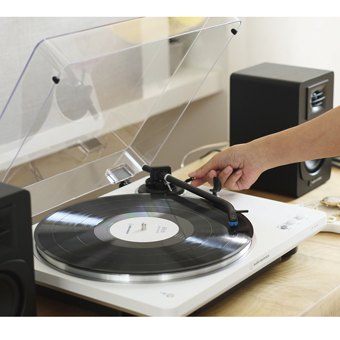 Проигрыватель винила Audio-Technica AT-LP70X White Silver - рис.4