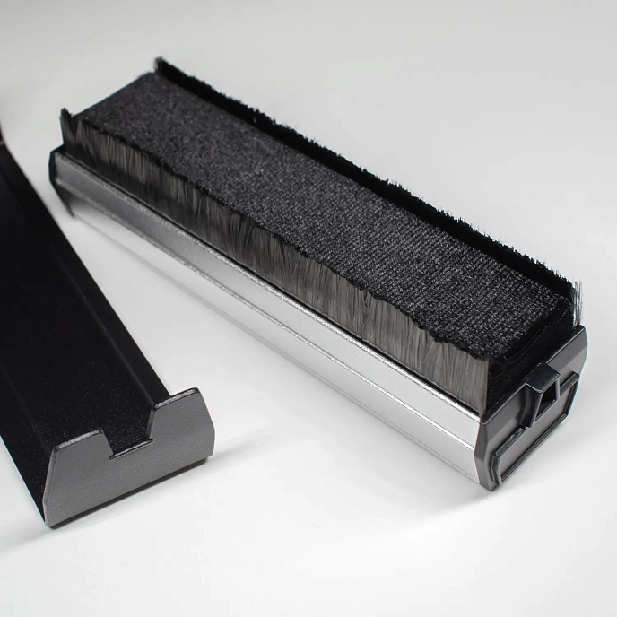 Щетка Alive Audio Antistatic Carbon Fibre & Velvet Brush Silver - рис.1