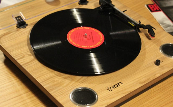 Проигрыватель винила Ion Audio Max LP Wood - рис.10