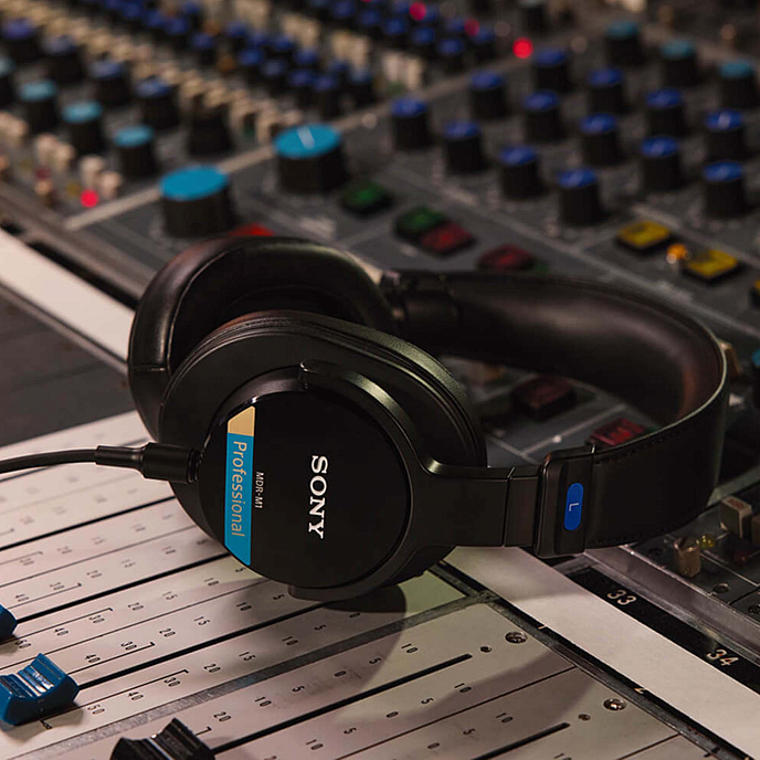 Наушники мониторные Sony MDR-M1 Black - рис.14