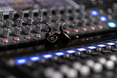 High End наушники L-Acoustics Contour XO