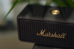 Портативная колонка Marshall Emberton Black Brass