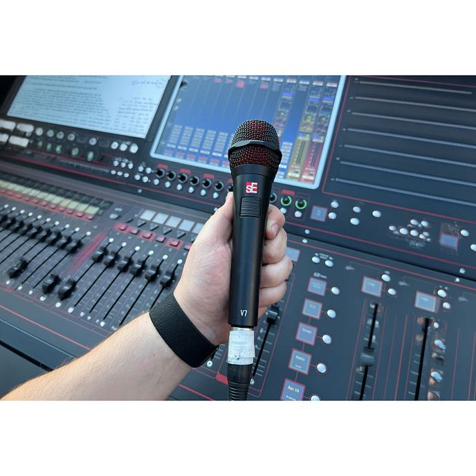Микрофон вокальный SE Electronics V7 PTT Black Red - рис.4