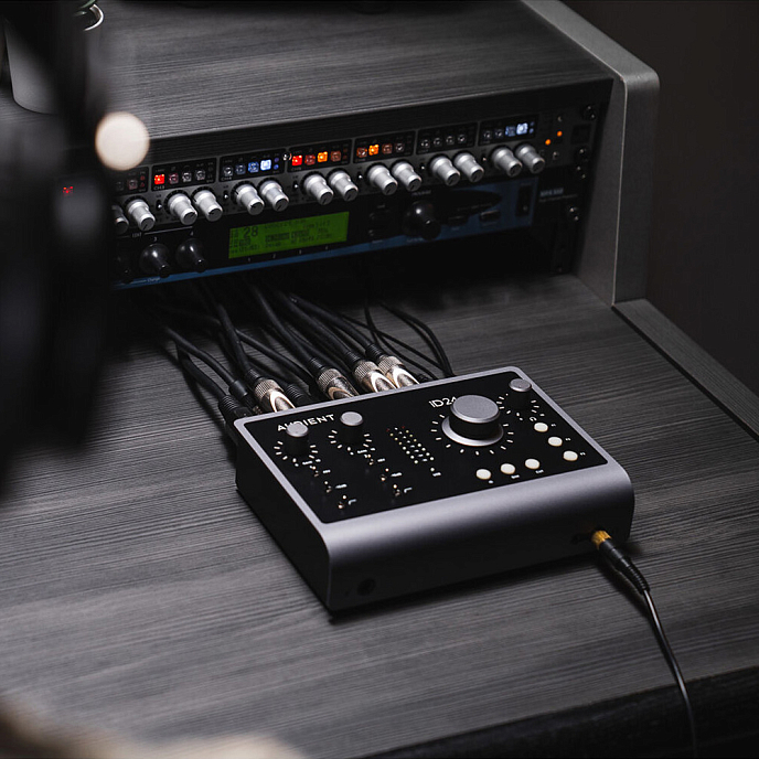 Аудиоинтерфейс Audient iD24 - рис.6