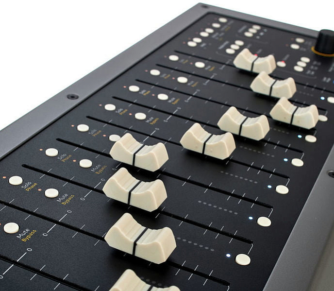 Контроллер Softube Console 1 Fader Black - рис.7