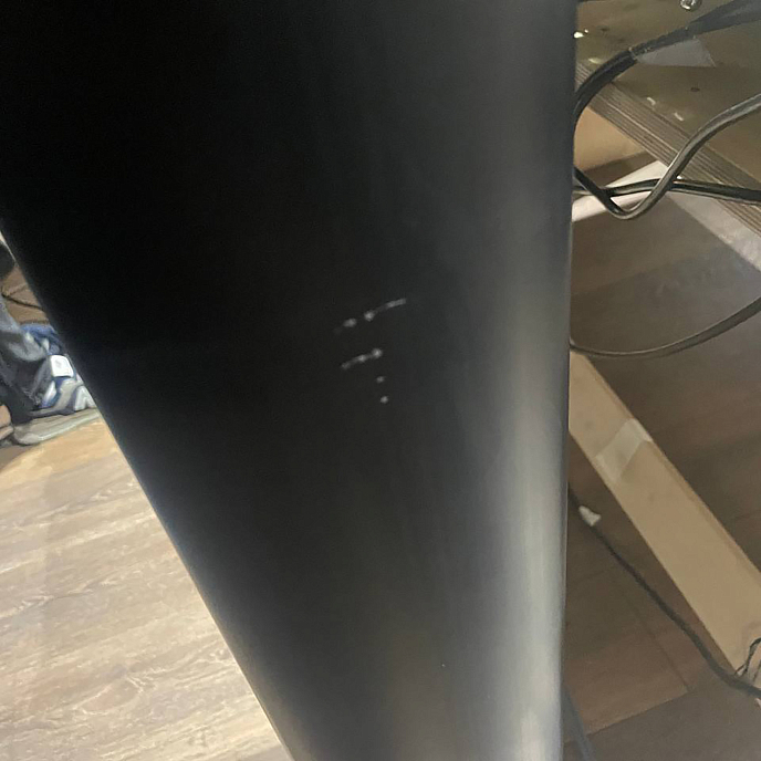 Стойки под акустику Ultimate Support MS-90-45R red/black стойки (пара) для студийных мониторов с кабель-каналами и демпфирующими подкладками_УЦ0 - рис.3