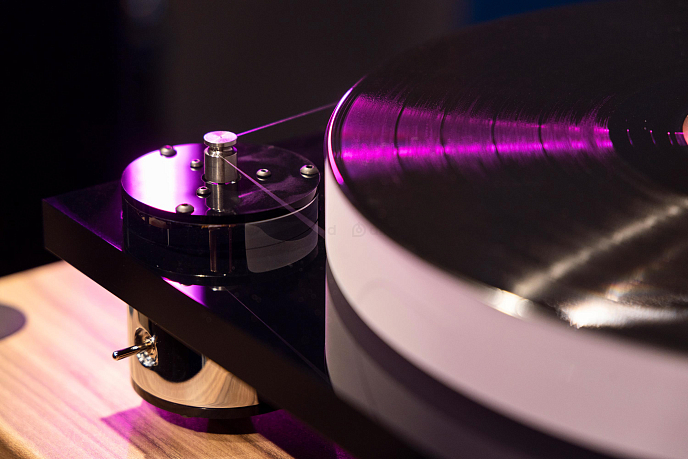 Проигрыватель винила Scheu Analog Cello R202 Ortofon Super OM 10 Black Acrylic - рис.4